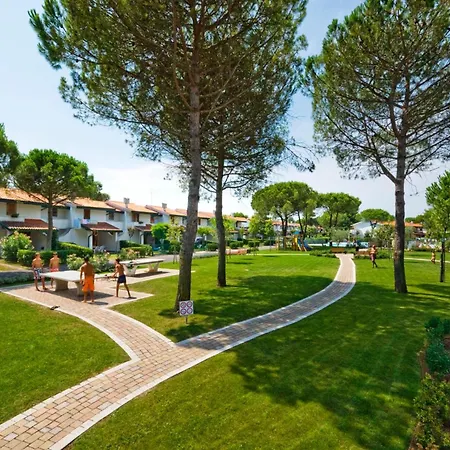 Apartment Charming Townhouse With Pool And Garden *