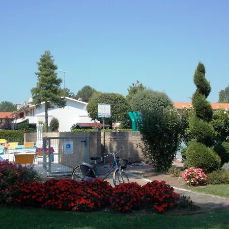 Apartment Charming Townhouse With Pool And Garden *