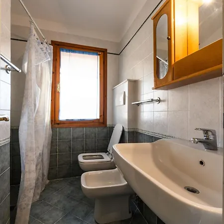 Appartamento Charming Townhouse With Pool And Garden