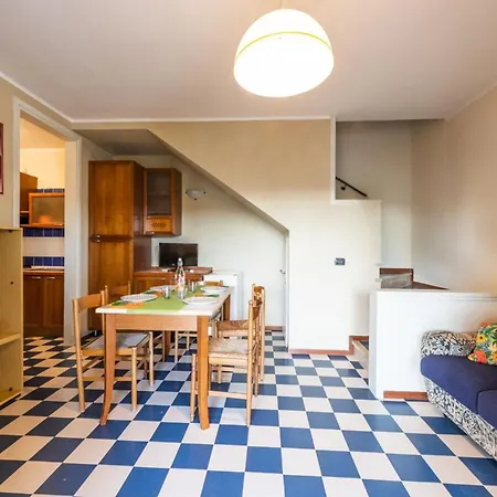 Charming Townhouse With Pool And Garden Apartment *
